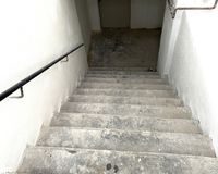 Treppe zum Untergeschoss