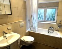 Wannenbad mit Fenster