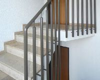 Treppenhaus/ Wohnungstür
