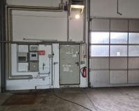 Durchgang zum Bürotrakt