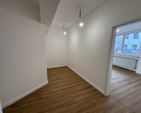 Eingangsbereich und kleines Büro