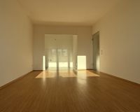 Wohnzimmer mit offener Küche