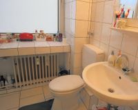 Tageslichtbad mit Wanne