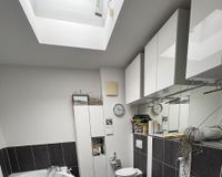 Badezimmer mit großzügiger Wanne