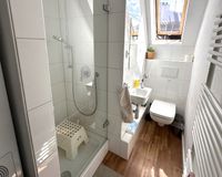 Gäste-WC mit Dusche