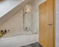 Badezimmer im Dachgeschoss